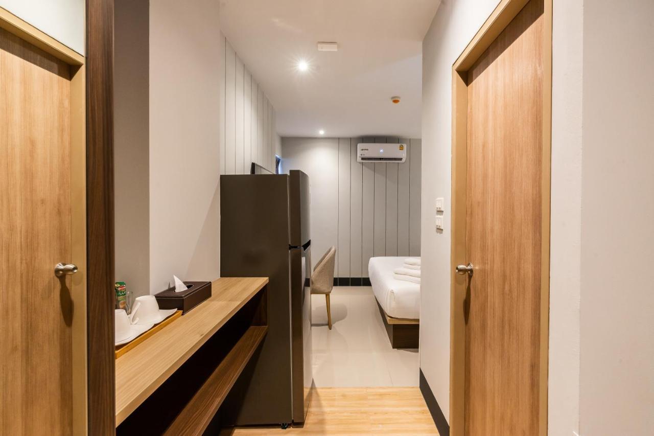 Hi Sotel - Sha Plus Бангкок Экстерьер фото