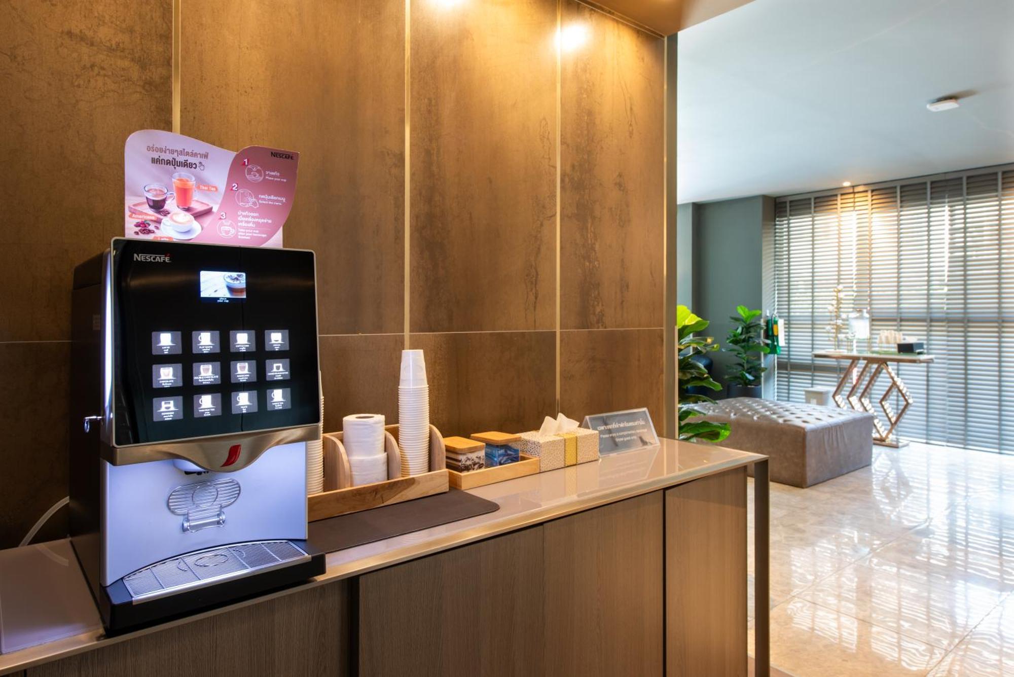 Hi Sotel - Sha Plus Бангкок Экстерьер фото