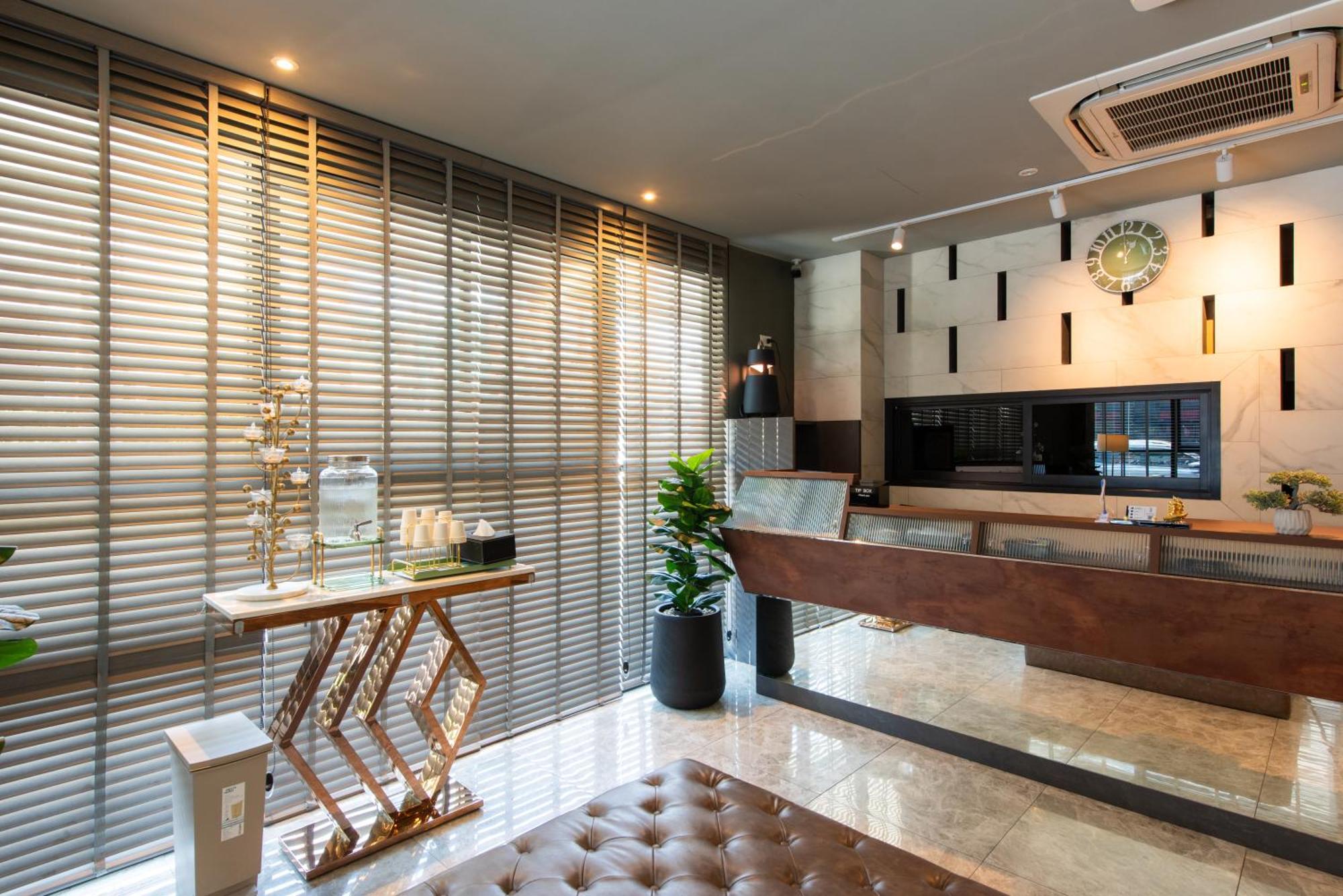 Hi Sotel - Sha Plus Бангкок Экстерьер фото